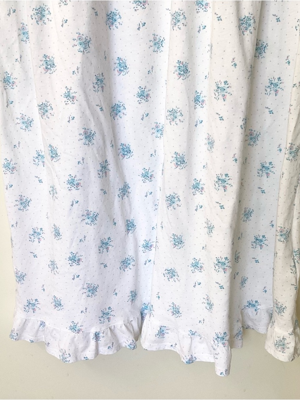 Eileen West Short Sleeve Knee Length Floral Nightgown - White/Blue - S - Picture 3 of 9
